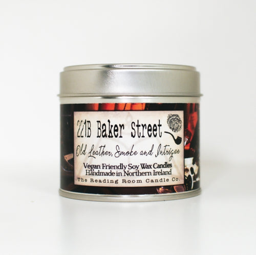 221b Baker Street- Scented Soy Candle- Old Leather, Smoke and Intrigue (ISBN: 5065023895120)